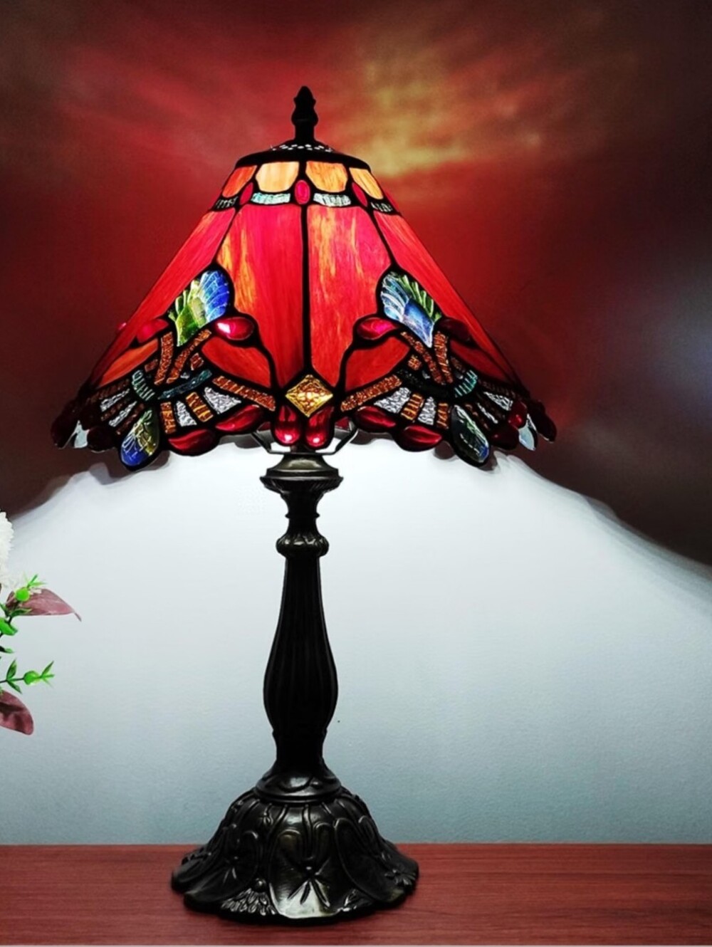 Red Stained Glass Table Lamp - Elegant Home Art Accent